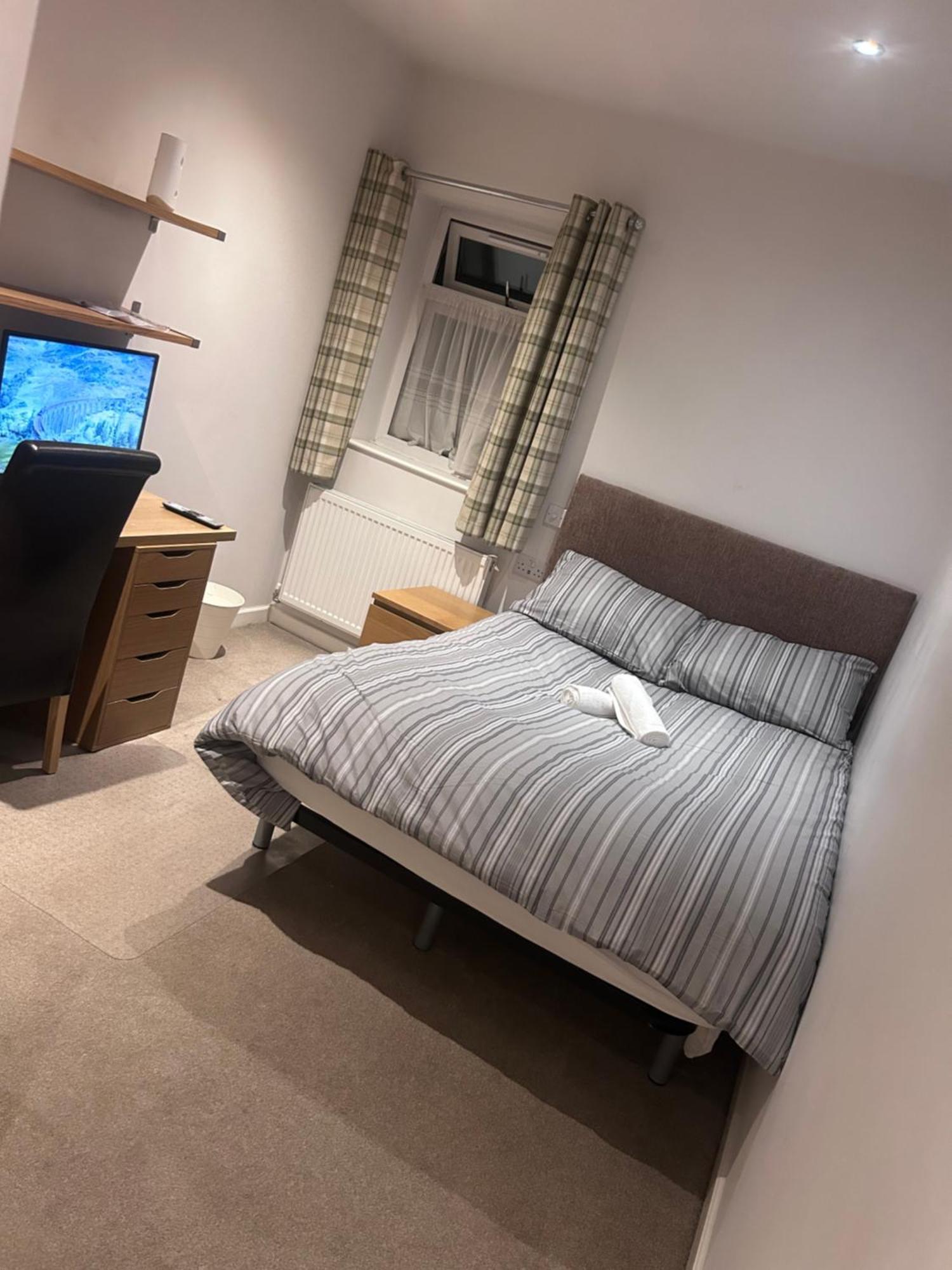 Seafords Guest House Stoke-on-Trent エクステリア 写真