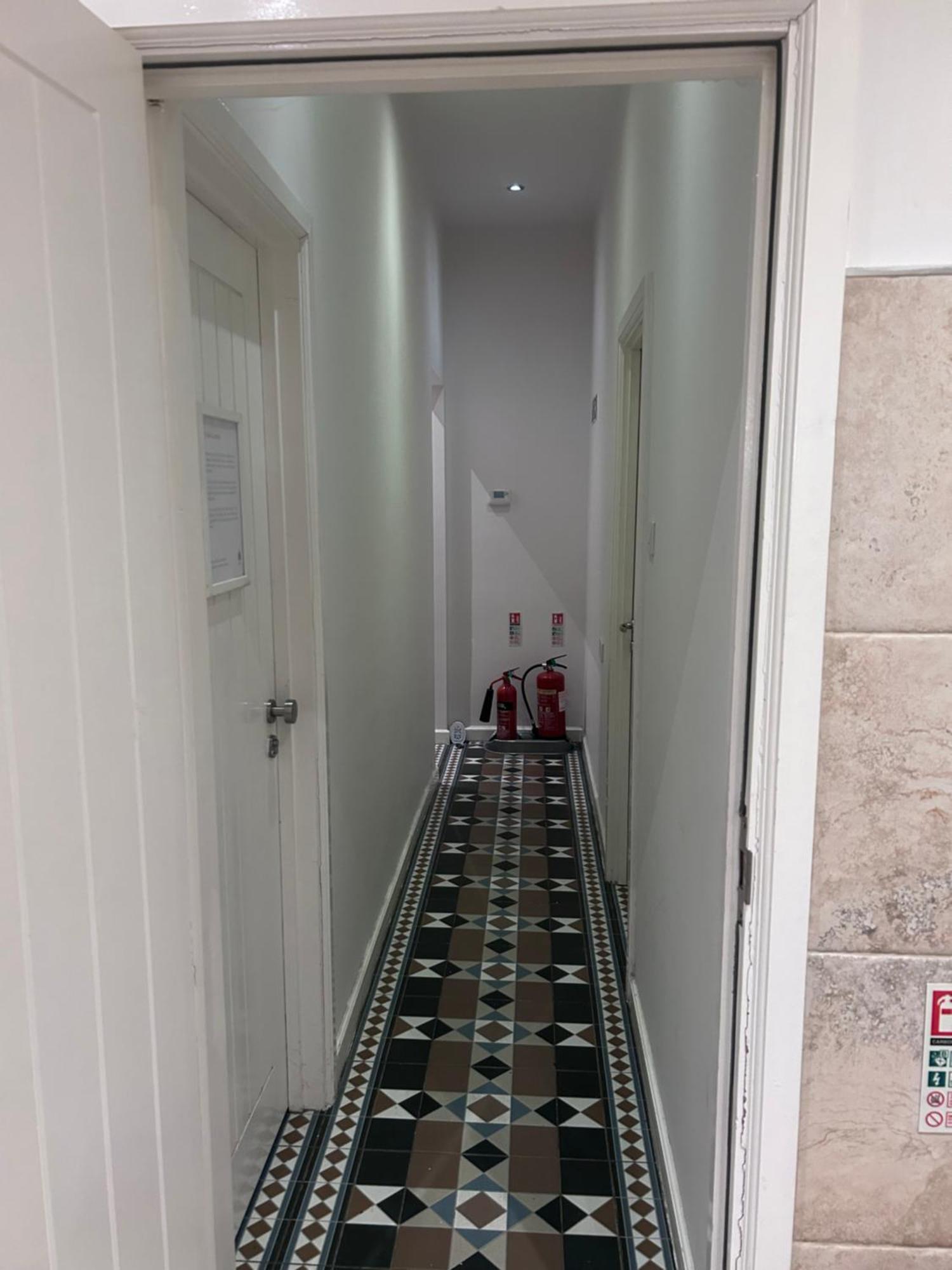 Seafords Guest House Stoke-on-Trent エクステリア 写真