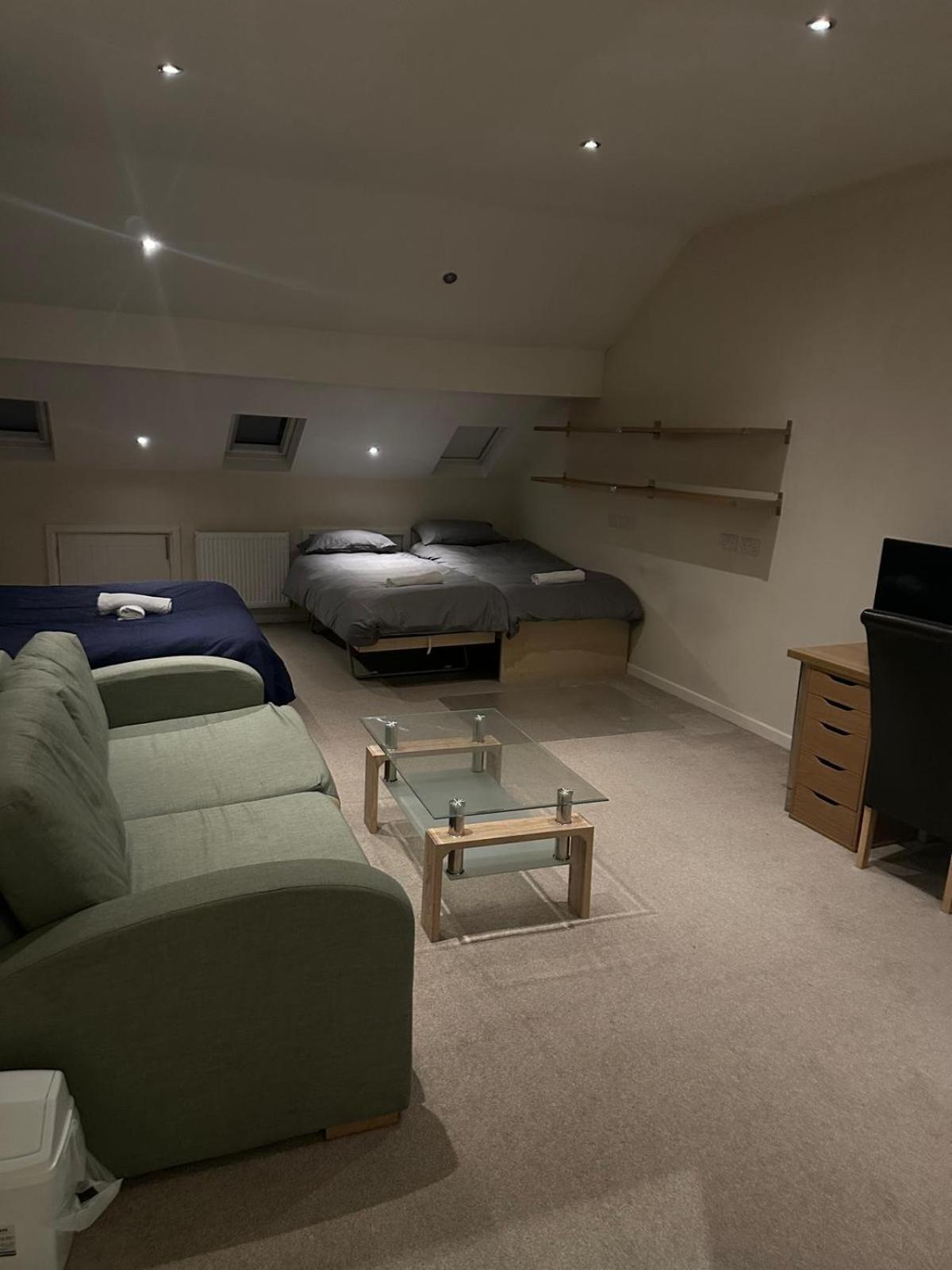 Seafords Guest House Stoke-on-Trent エクステリア 写真